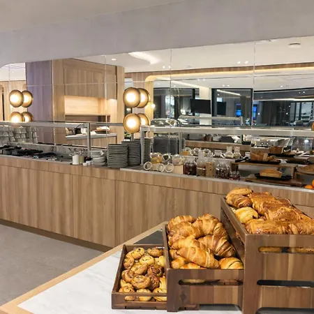Campanile Prime - Smart Lyon 호텔