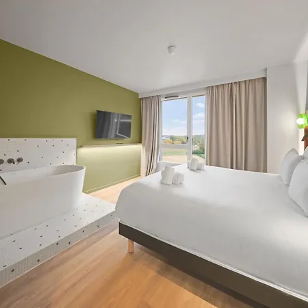 Campanile Prime - Smart Lyon 호텔